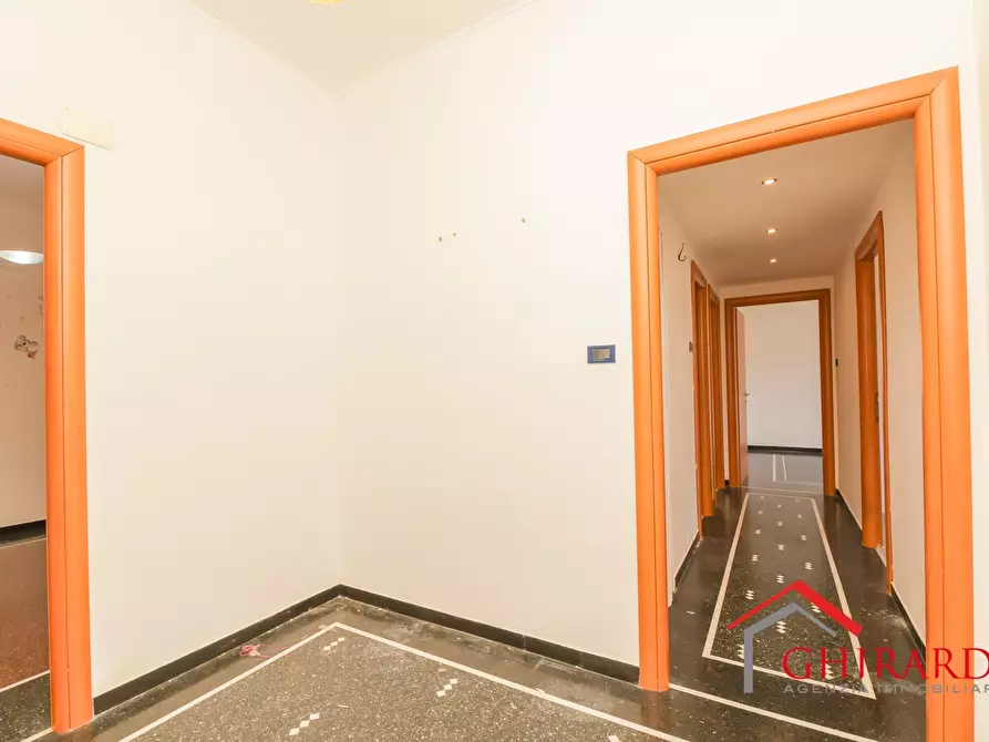 Immagine 3 di Trilocale in vendita  in VIA MOLFINO 7 a Genova