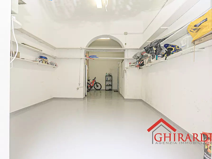 Immagine 2 di Magazzino in vendita  in VIA GAETANO DONIZETTI 73R a Genova