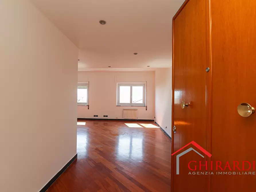 Immagine 2 di Trilocale in vendita  in VIA DELL'INSURREZIONE 12A a Genova