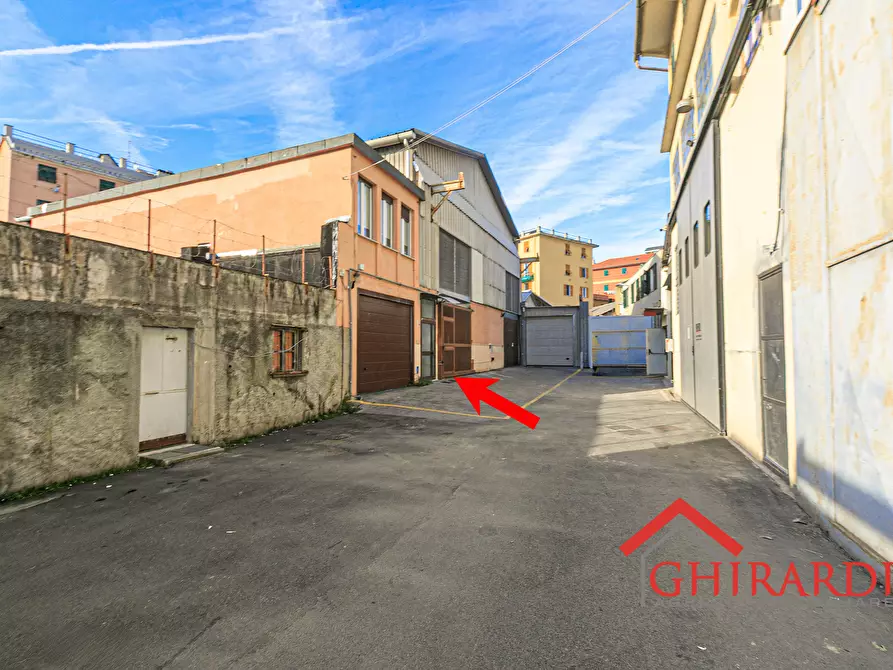 Immagine 5 di Garage in vendita  in Via Chiaravagna 77 R a Genova