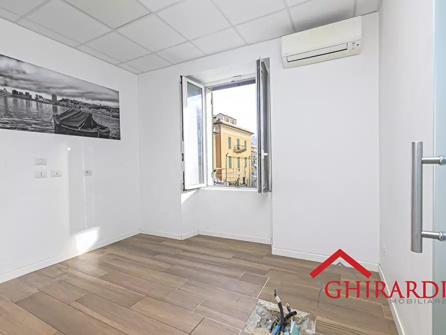 Immagine 10 di Ufficio in affitto  in Via Ciro Menotti 51 a Genova