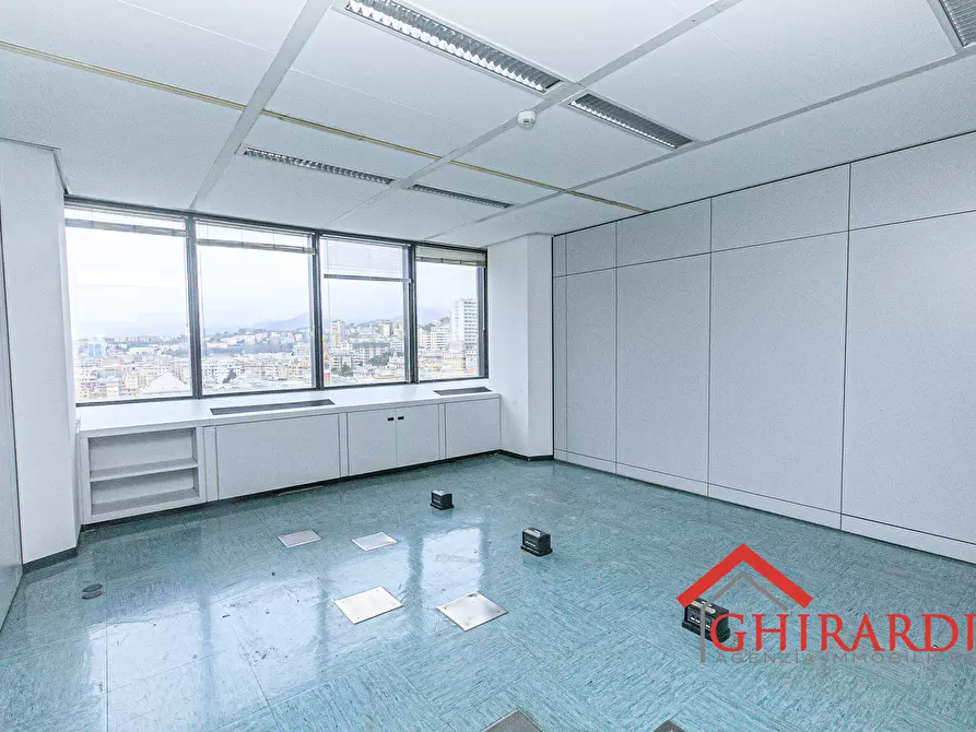 Immagine 10 di Ufficio in affitto  in VIA DE MARINI 1 a Genova
