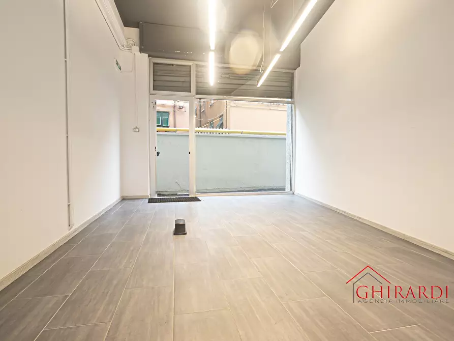 Immagine 6 di Locale commerciale in affitto  in VIA ALFREDO D'ANDRADE 76R a Genova