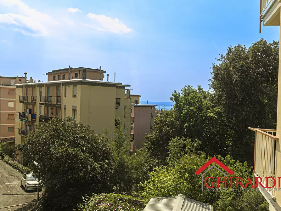 Immagine 42 di Quadrilocale in vendita  in Via Gavino Antonio 25 a Genova