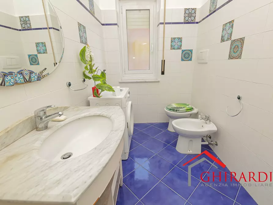 Immagine 25 di Trilocale in vendita  in VIA DELL'INSURREZIONE 12A a Genova