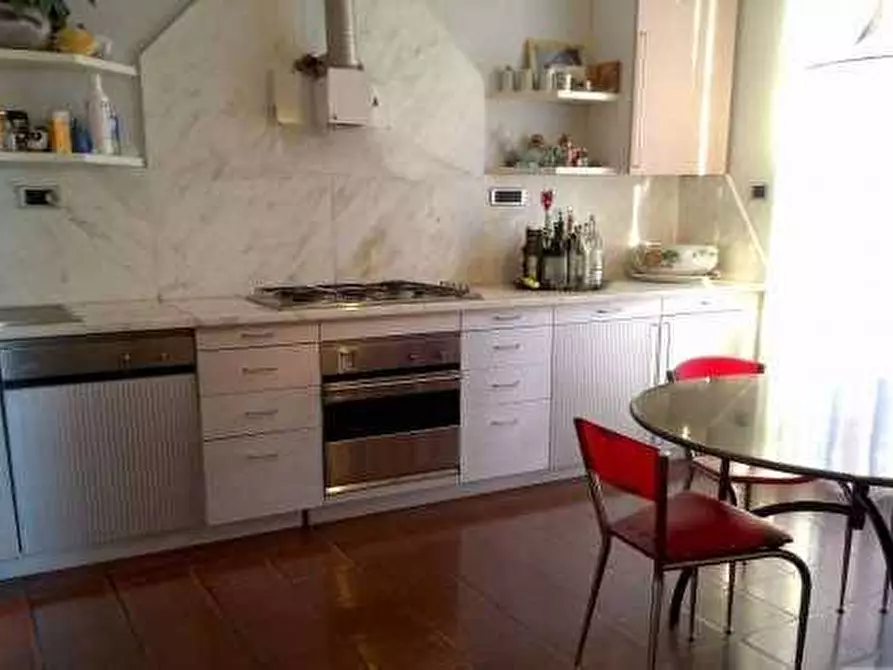 Immagine 13 di Casa indipendente in vendita  a Livorno