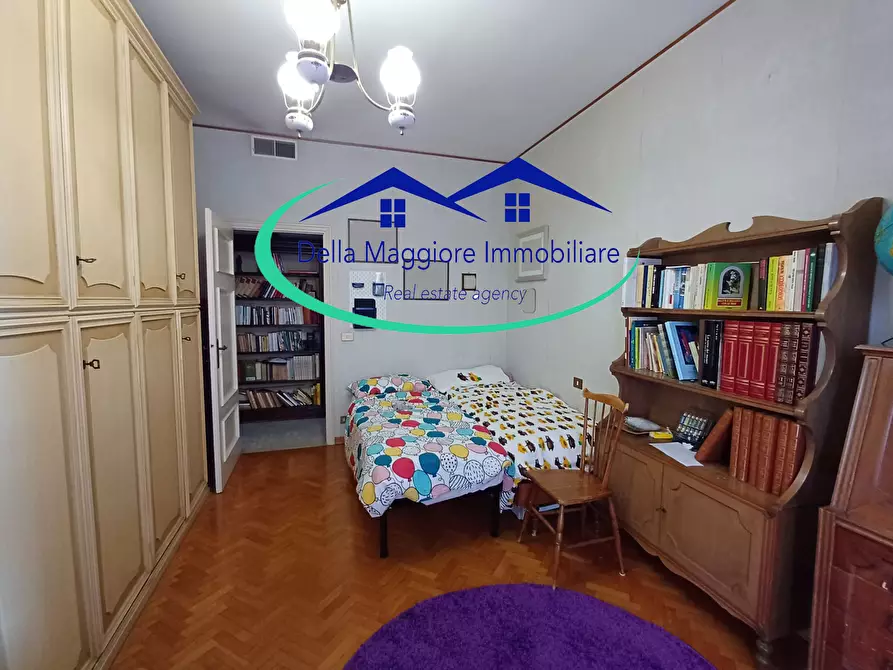 Immagine 17 di Appartamento in vendita  a Livorno