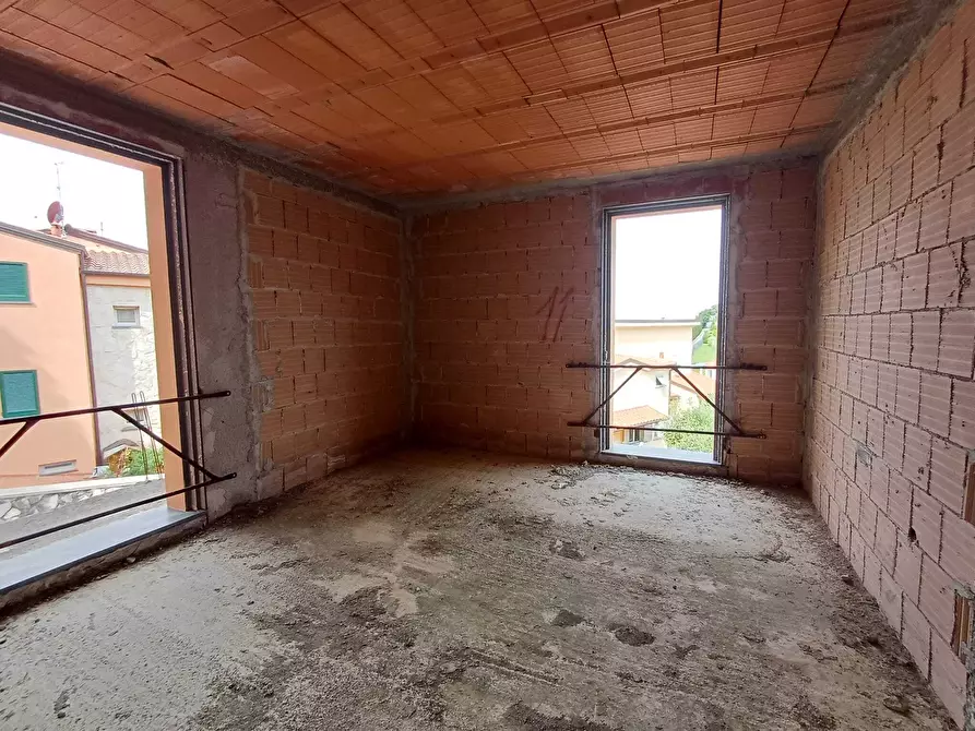 Immagine 8 di Villa in vendita  a Livorno