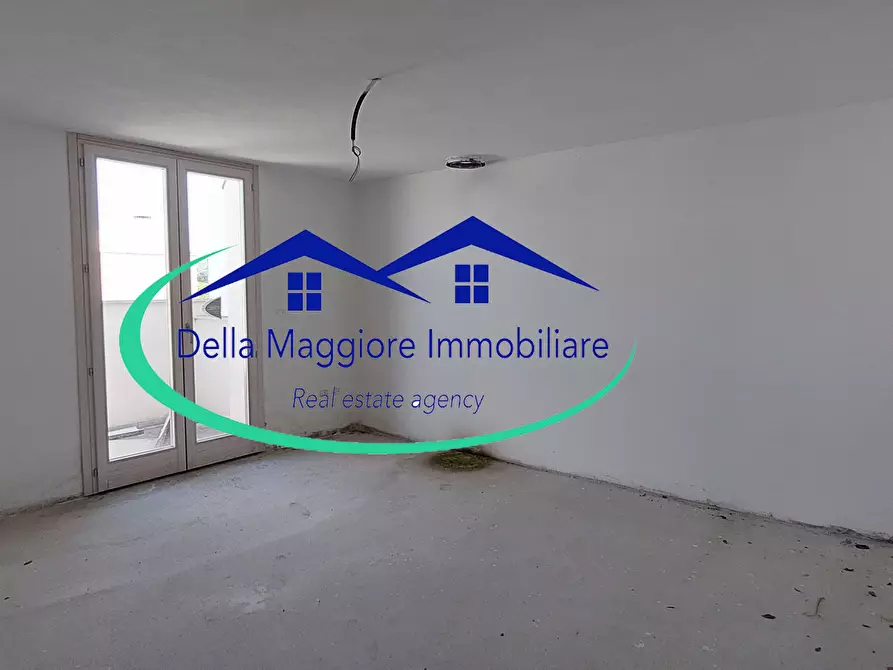 Immagine 7 di Villetta a schiera in vendita  a Livorno