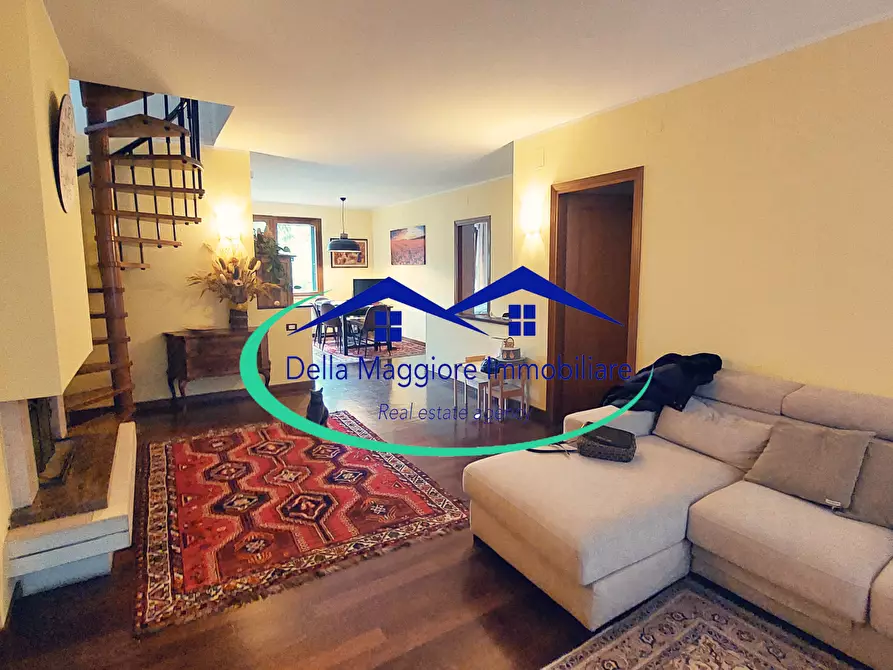 Immagine 2 di Villetta a schiera in vendita  a Livorno