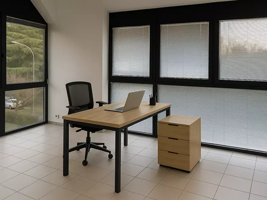 Immagine 4 di Ufficio in affitto  a Parma