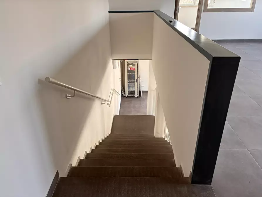 Immagine 9 di Ufficio in affitto  a Parma