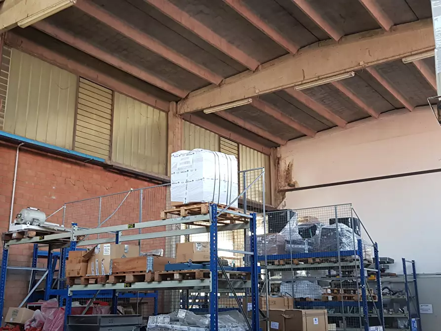 Immagine 3 di Attività artigianale in vendita  a Parma