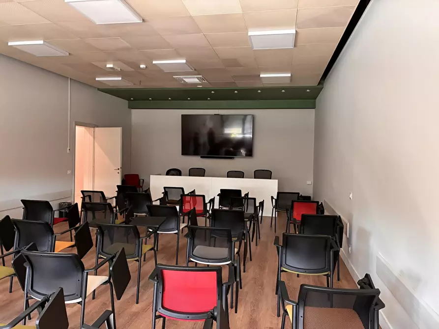 Immagine 12 di Ufficio in affitto  in Strada Langhirano a Parma
