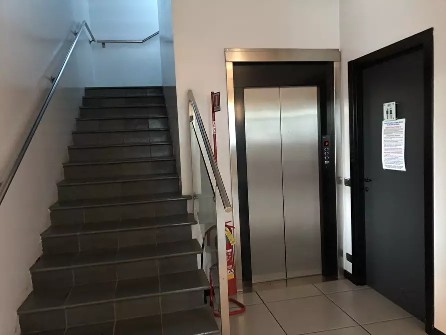 Immagine 6 di Ufficio in affitto  a Parma
