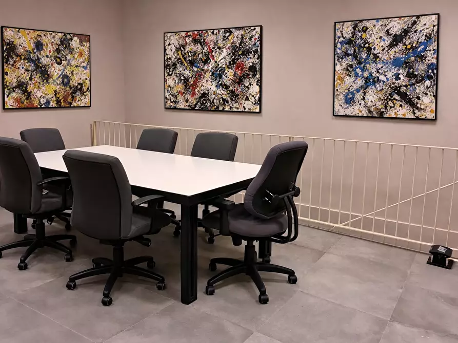 Immagine 10 di Ufficio in vendita  a Parma