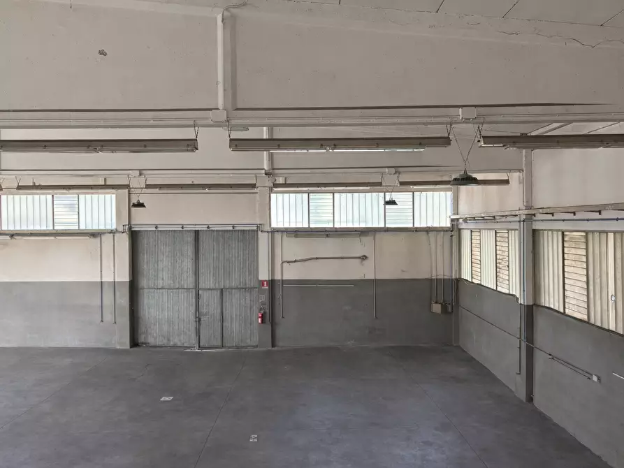 Immagine 10 di Attività artigianale in vendita  a Calestano