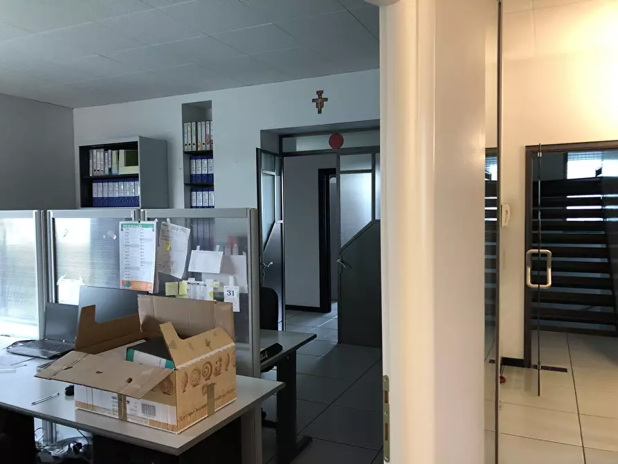 Immagine 6 di Ufficio in vendita  a Parma