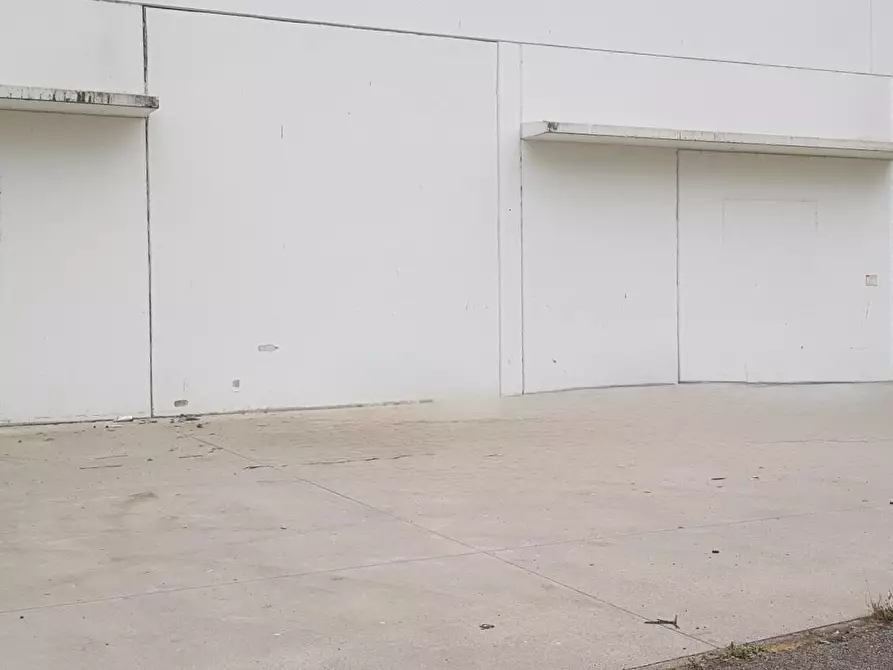 Immagine 7 di Capannone industriale in vendita  a Parma