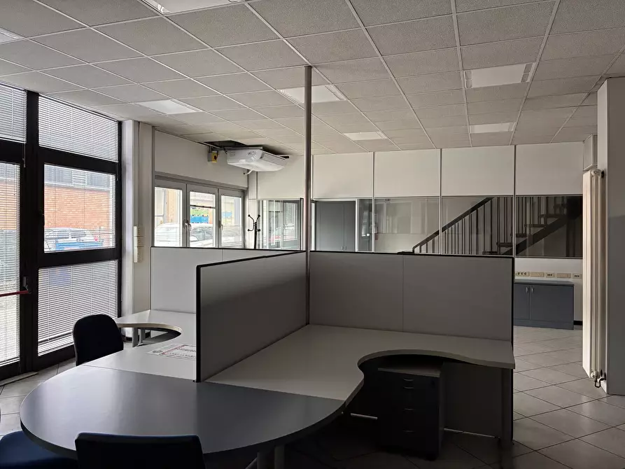 Immagine 5 di Capannone industriale in affitto  a Parma