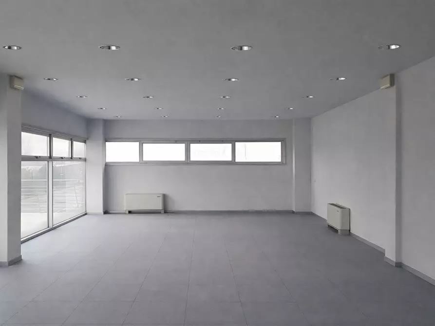 Immagine 7 di Attività artigianale in vendita  a Parma