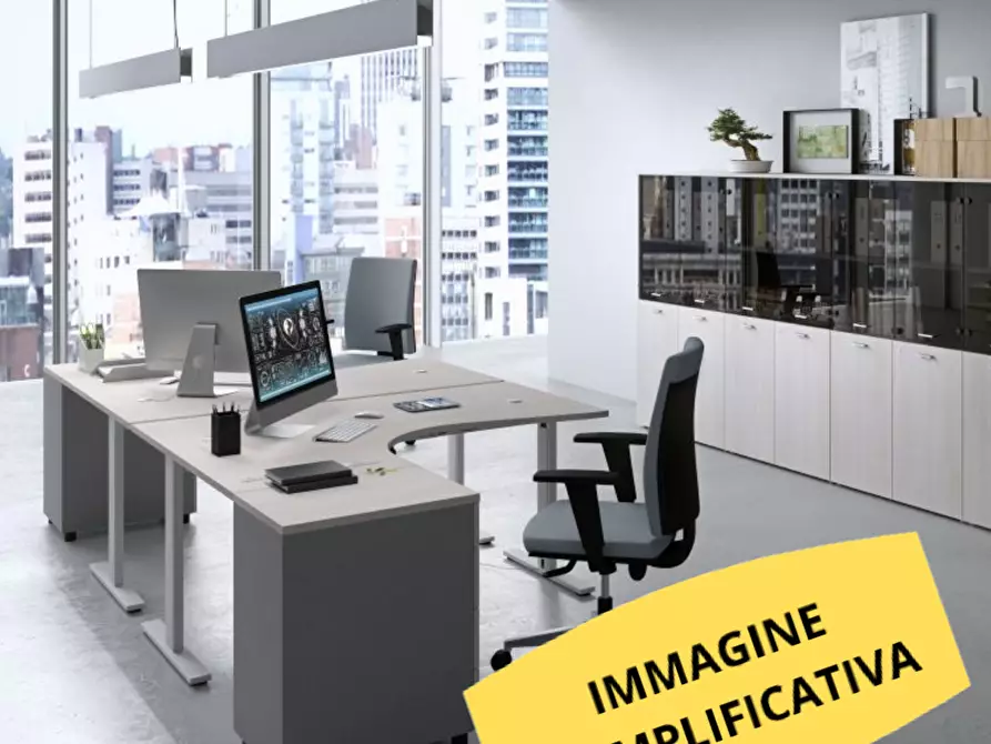 Immagine 10 di Ufficio in affitto  a Parma