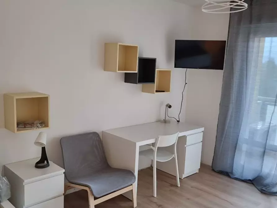 Immagine 3 di Stanza singola in affitto  a Trento