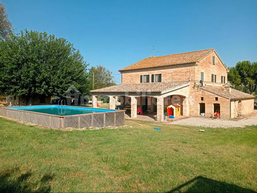 Immagine 1 di Rustico / casale in vendita  a Recanati