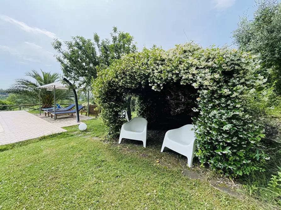 Immagine 14 di Villa in vendita  in VIA CHIARAVALLESE a Osimo