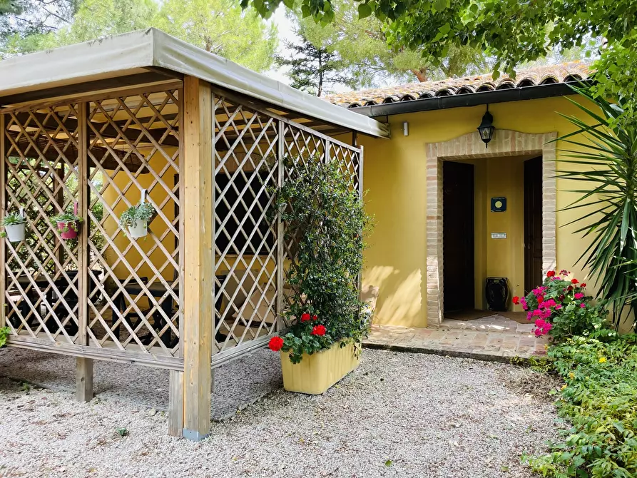 Immagine 7 di Villa in vendita  in VIA CHIARAVALLESE a Osimo