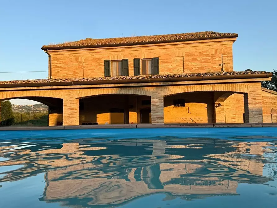 Immagine 12 di Rustico / casale in vendita  a Recanati