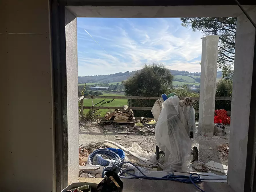Immagine 21 di Rustico / casale in vendita  in via abbadia a Osimo