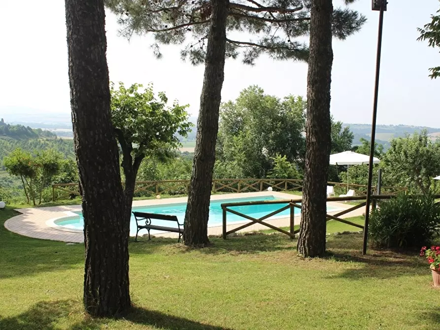 Immagine 23 di Villa in vendita  in VIA CHIARAVALLESE a Osimo