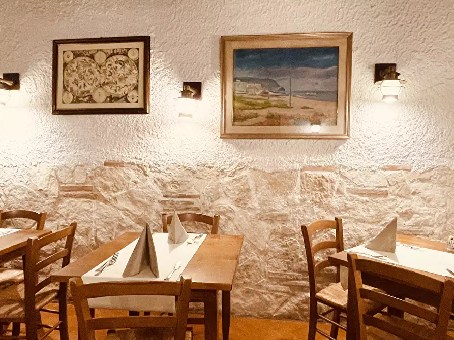 Immagine 1 di Bar / Ristorante in vendita  in Via Enrico Cialdini a Sirolo