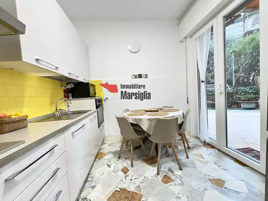 Immagine 13 di Quadrilocale in vendita  in Strada Solaro 14 a San Remo