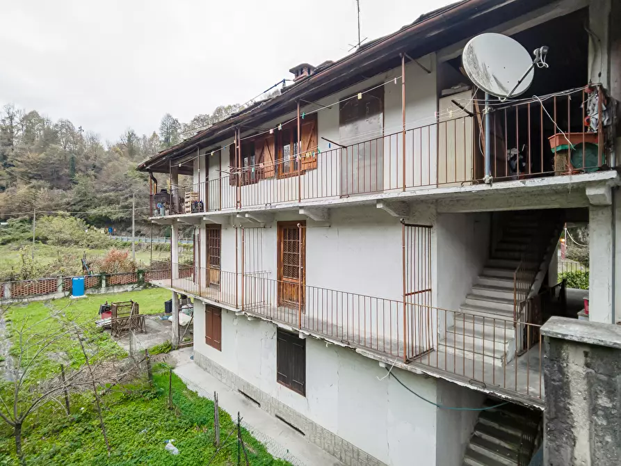 Immagine 1 di Palazzo in vendita  in Via Losa a Pessinetto