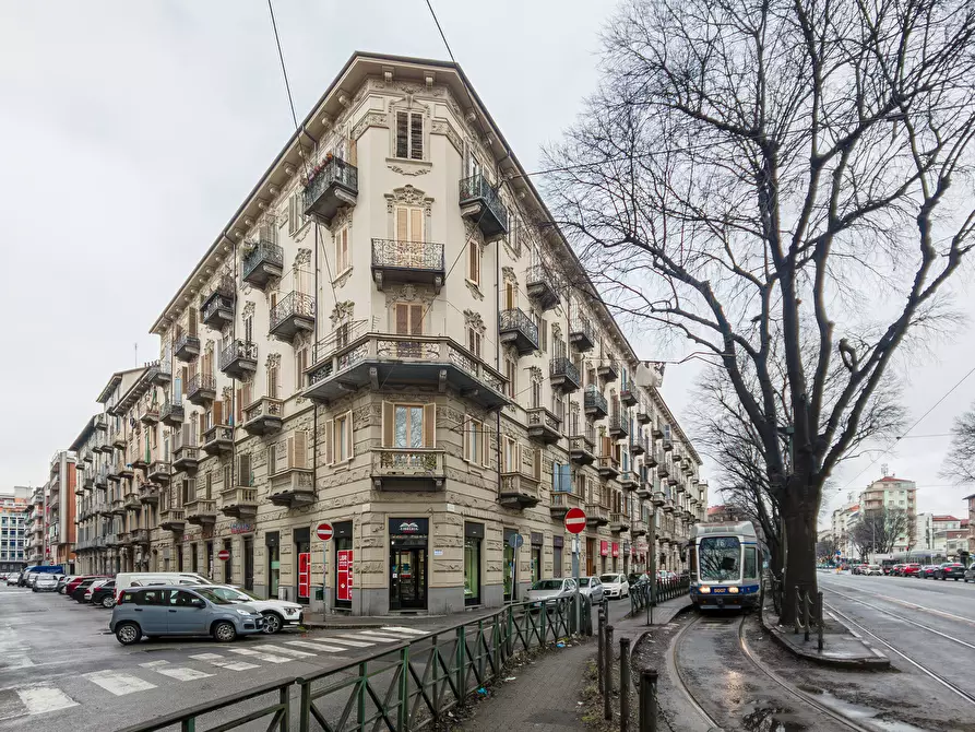 Immagine 19 di Locale commerciale in vendita  in Corso Peschiera a Torino