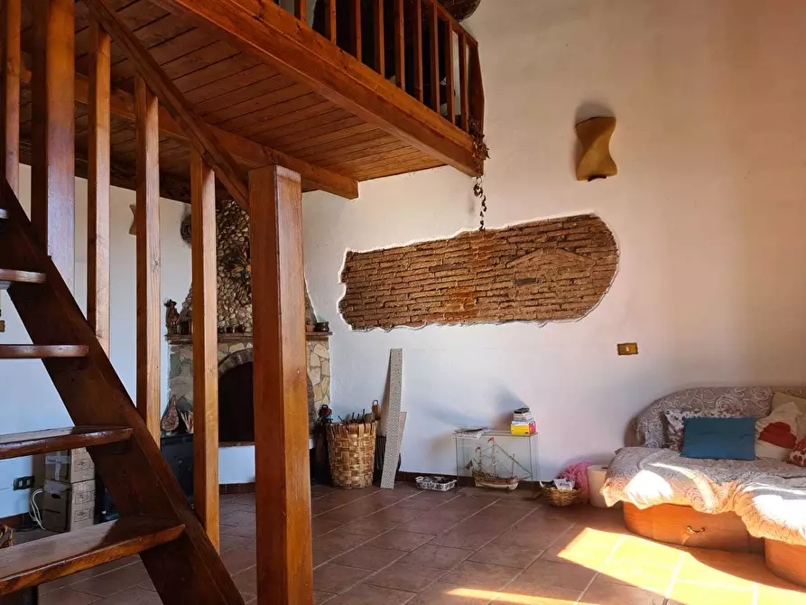 Immagine 15 di Trilocale in vendita  a Livorno