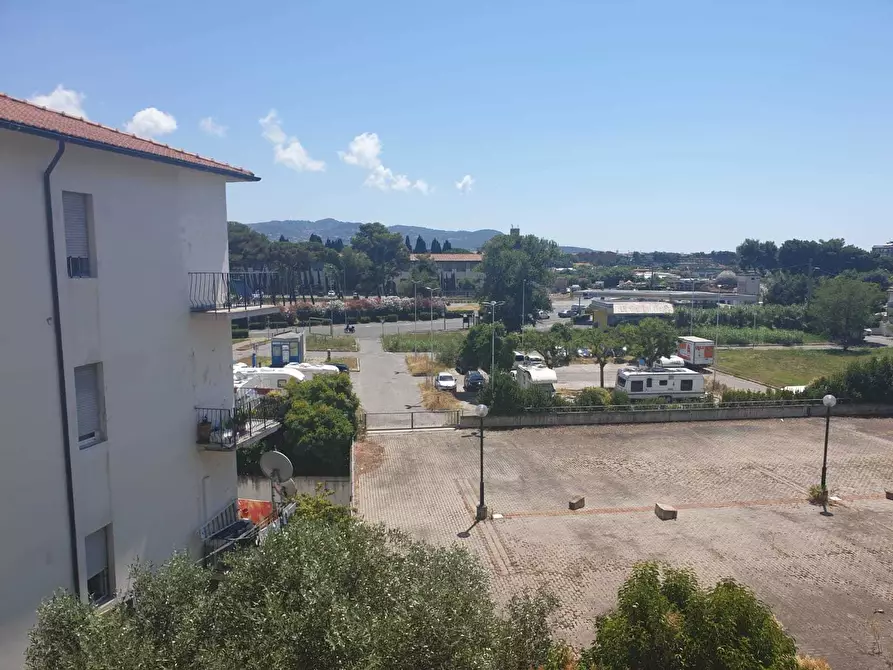 Immagine 3 di Trilocale in vendita  a Livorno