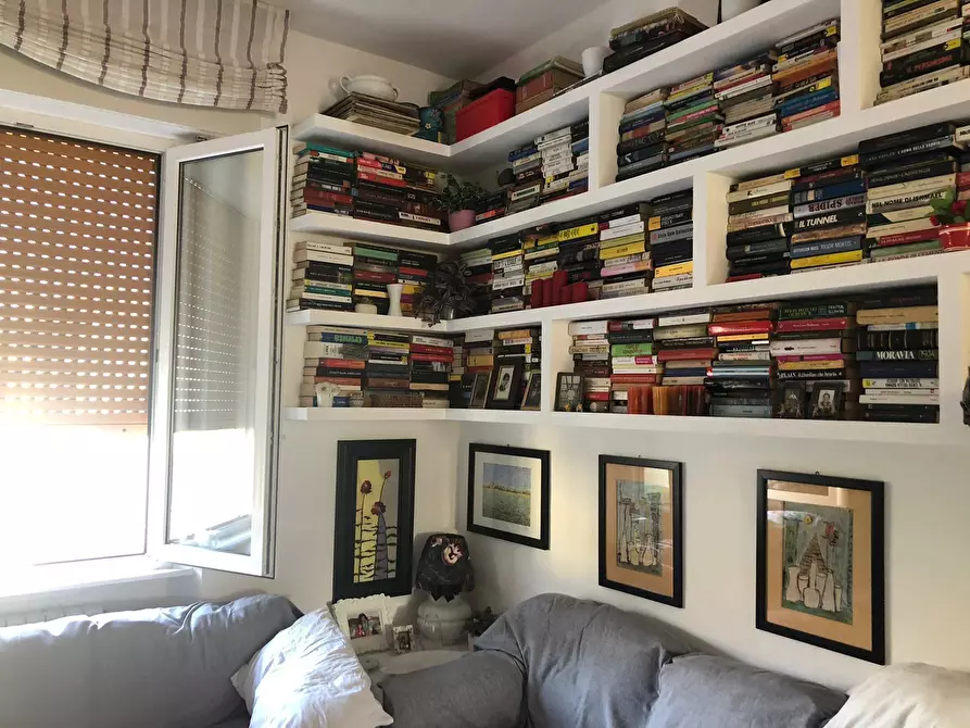 Immagine 11 di Trilocale in vendita  a Livorno