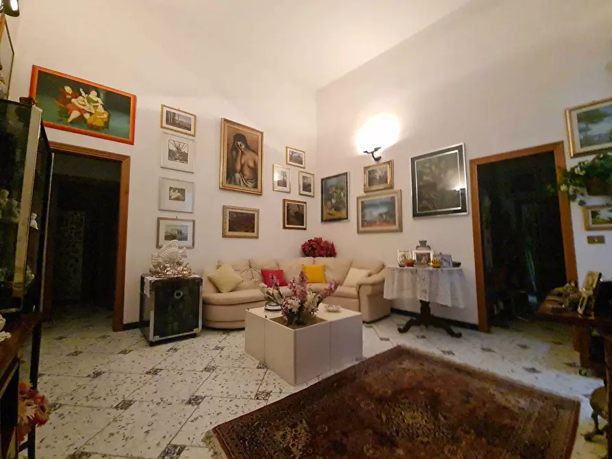 Immagine 2 di Pentalocale in vendita  a Livorno