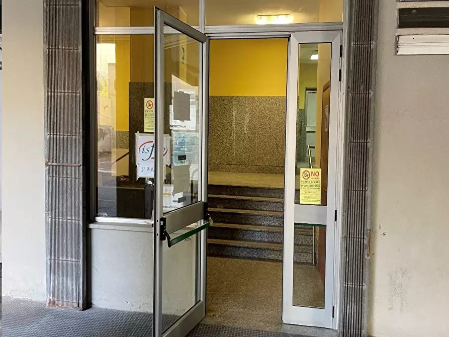 Immagine 3 di Ufficio in affitto  a Cagliari