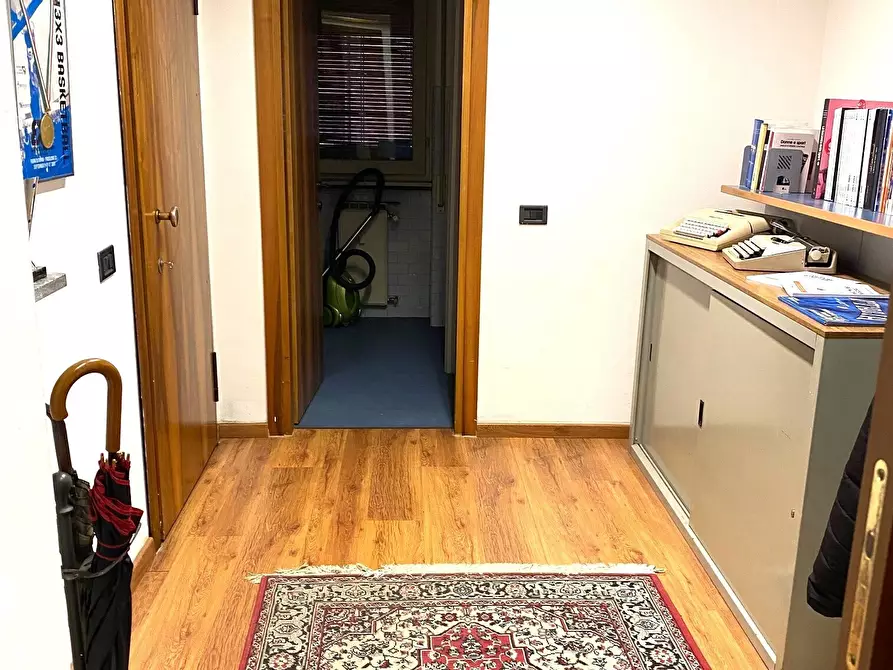 Immagine 7 di Ufficio in vendita  in Viale Innocenzo 19 a Como