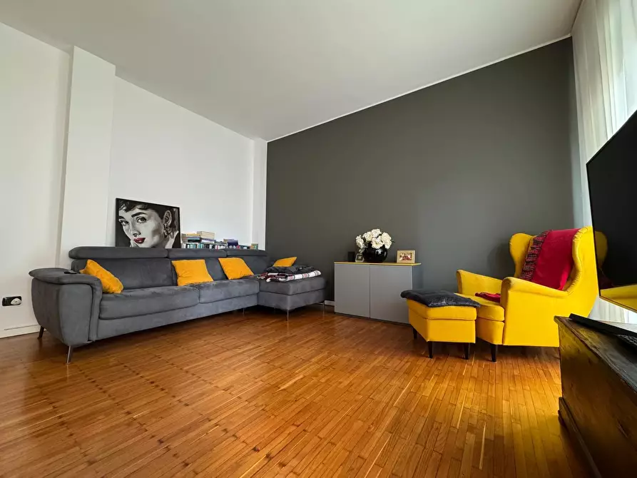 Immagine 5 di Quadrilocale in affitto  in Viale Varese 81 a Como