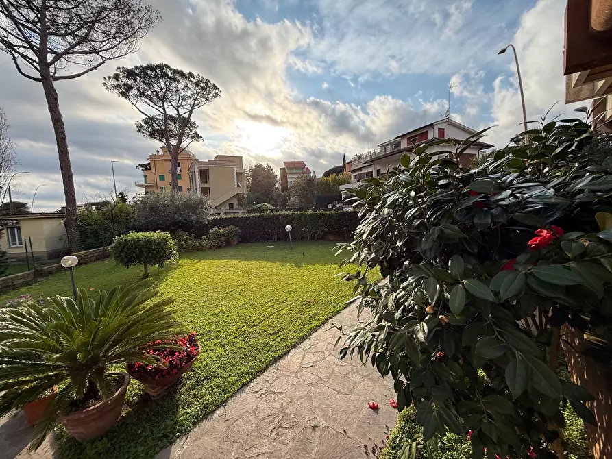 Immagine 35 di Quadrilocale in vendita  in Via Circeo 6 a Anzio