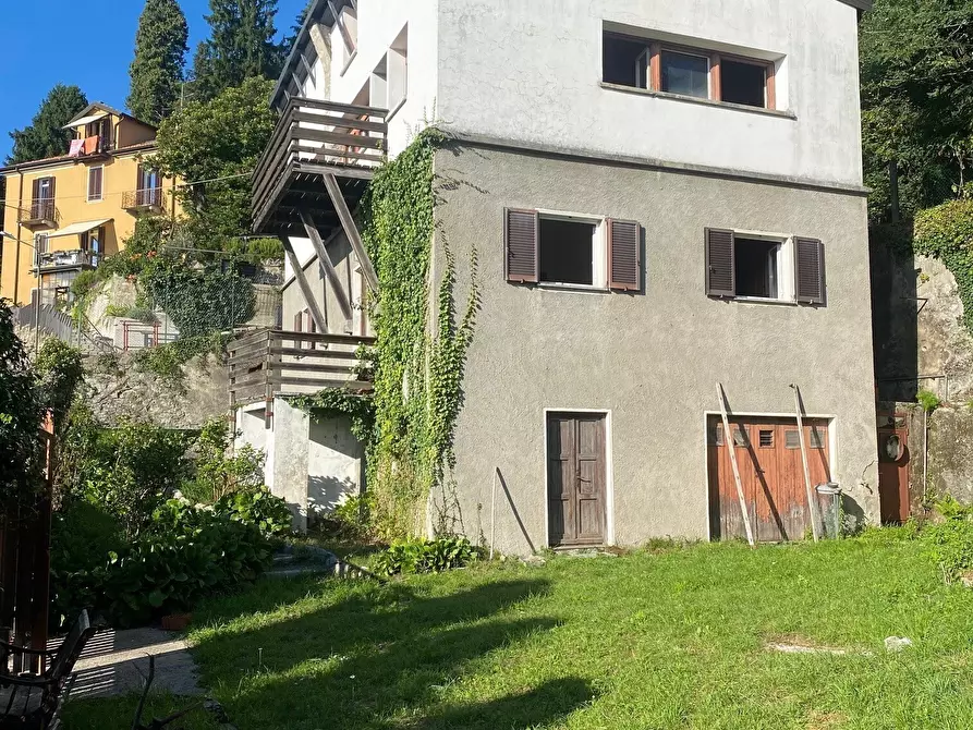 Immagine 1 di Villa in vendita  in via Scalini 38 a Brunate