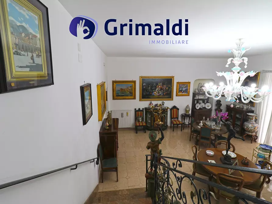 Immagine 20 di Quadrilocale in vendita  in Via Chiatamone a Napoli