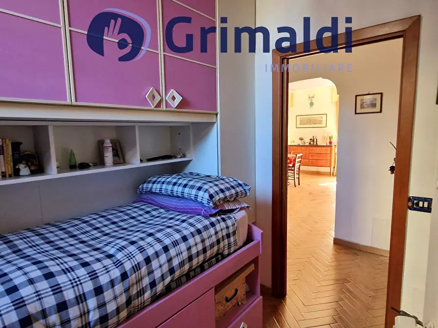 Immagine 12 di Trilocale in vendita  in Via Giacinto Gigante 10 a Napoli