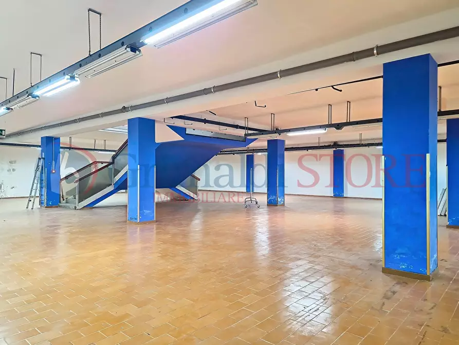 Immagine 29 di Attività commerciale in vendita  a Francavilla Fontana