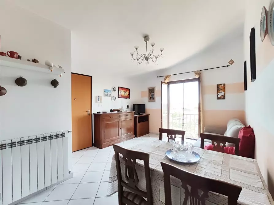 Immagine 2 di Trilocale in vendita  in Via Etna 10/d a Aprilia